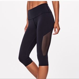 Lululemon Reveal Crop MR 15"